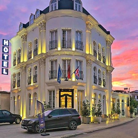 Hotel Ambasada Qta Patza-Kuqani Екстериор снимка