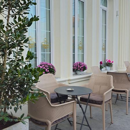 Hotel Ambasada Qta Patza-Kuqani Екстериор снимка