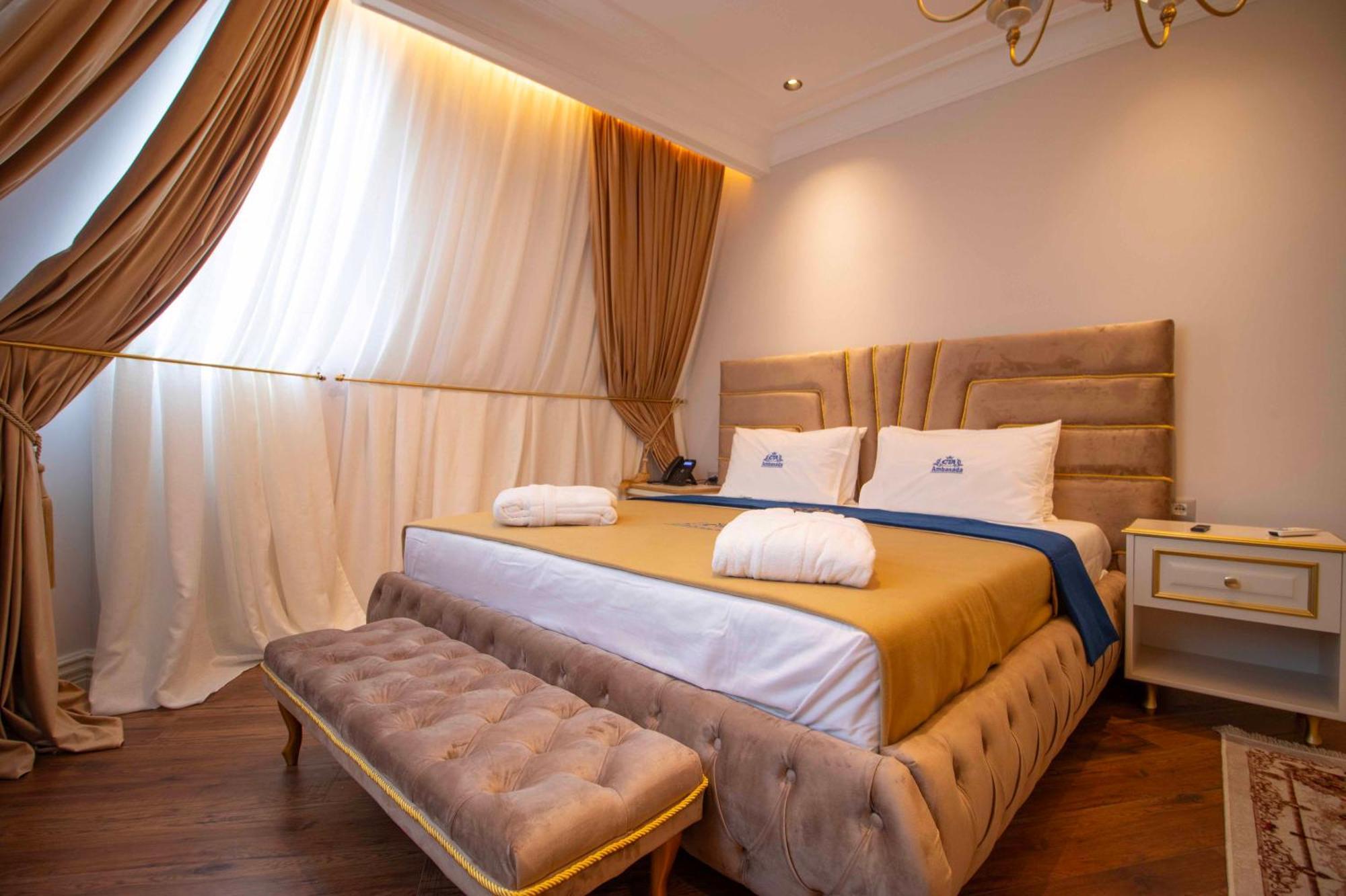 Hotel Ambasada Qta Patza-Kuqani Екстериор снимка