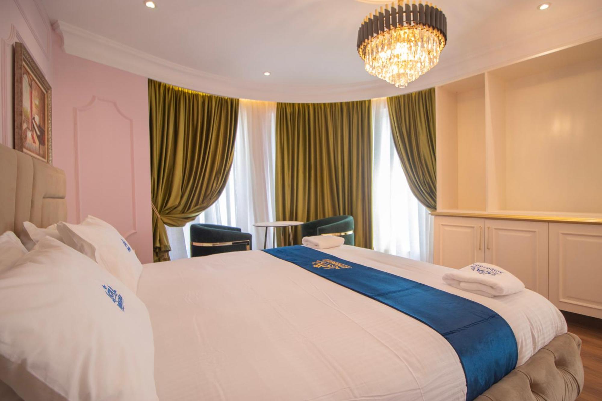 Hotel Ambasada Qta Patza-Kuqani Екстериор снимка