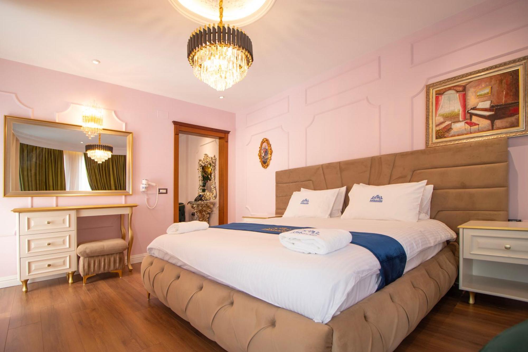 Hotel Ambasada Qta Patza-Kuqani Екстериор снимка