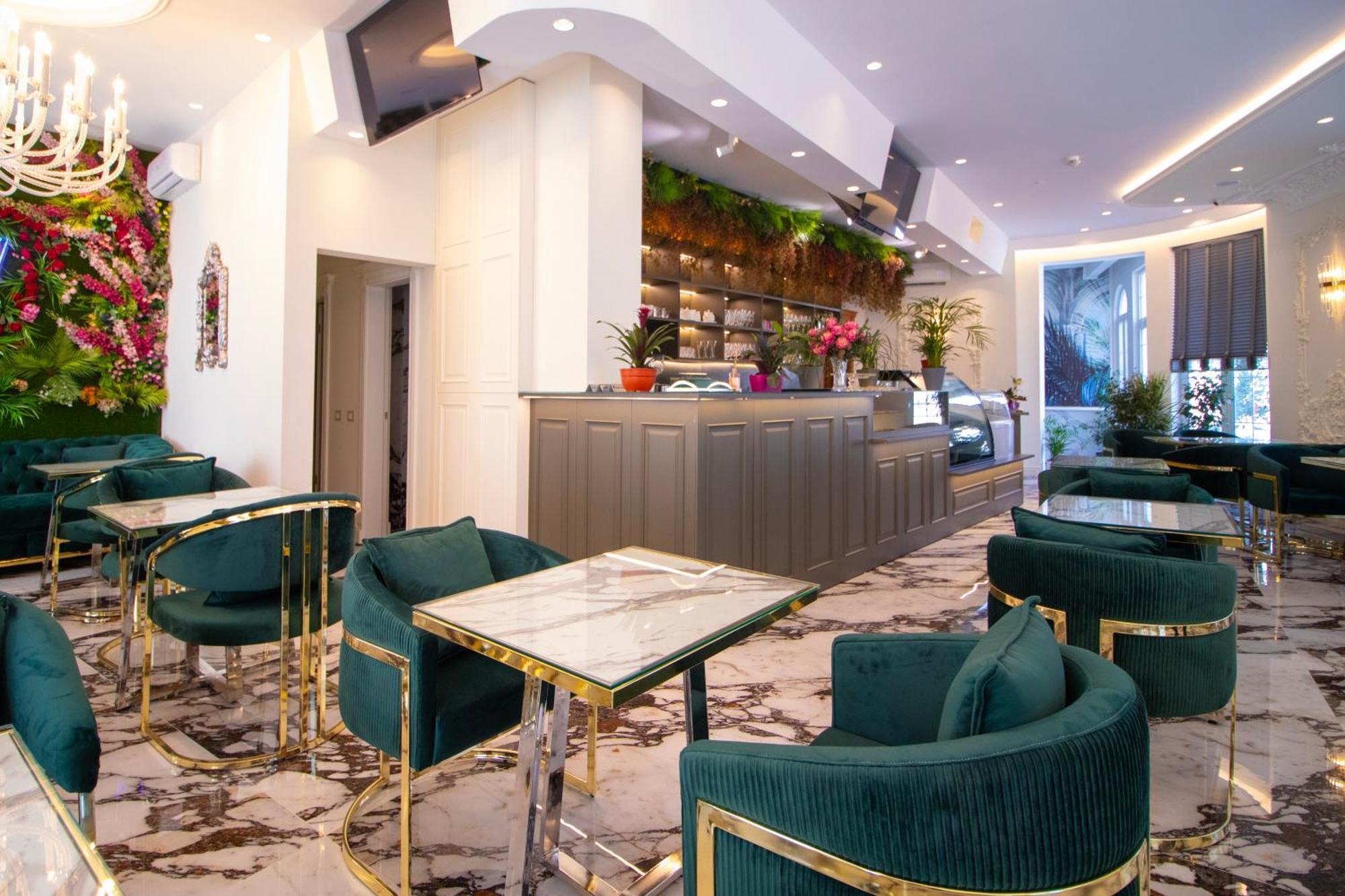 Hotel Ambasada Qta Patza-Kuqani Екстериор снимка