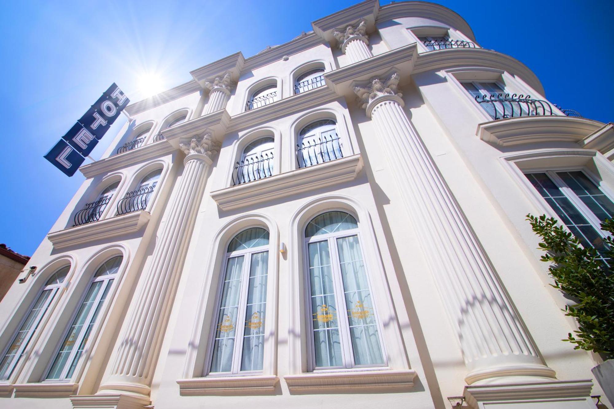 Hotel Ambasada Qta Patza-Kuqani Екстериор снимка