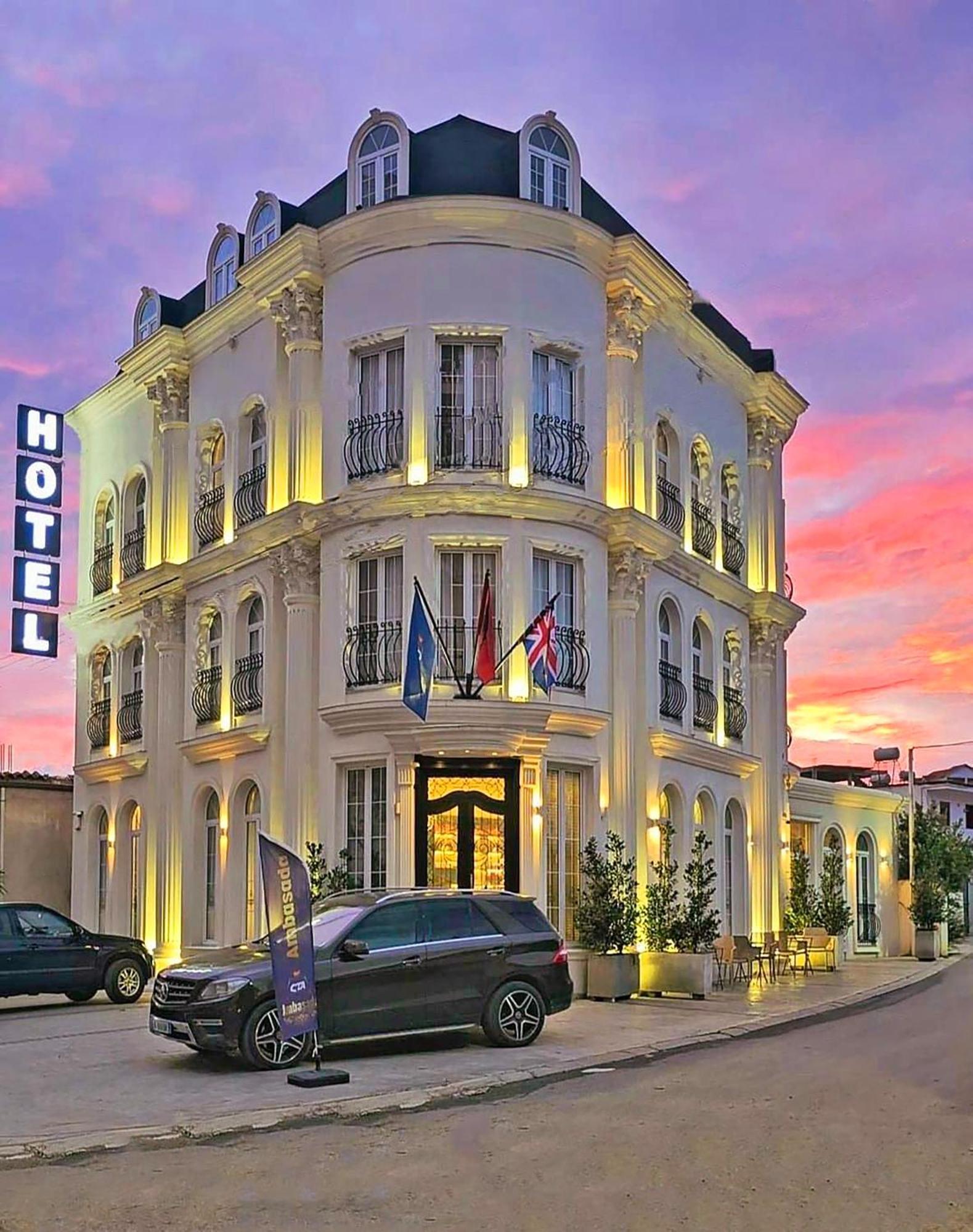 Hotel Ambasada Qta Patza-Kuqani Екстериор снимка