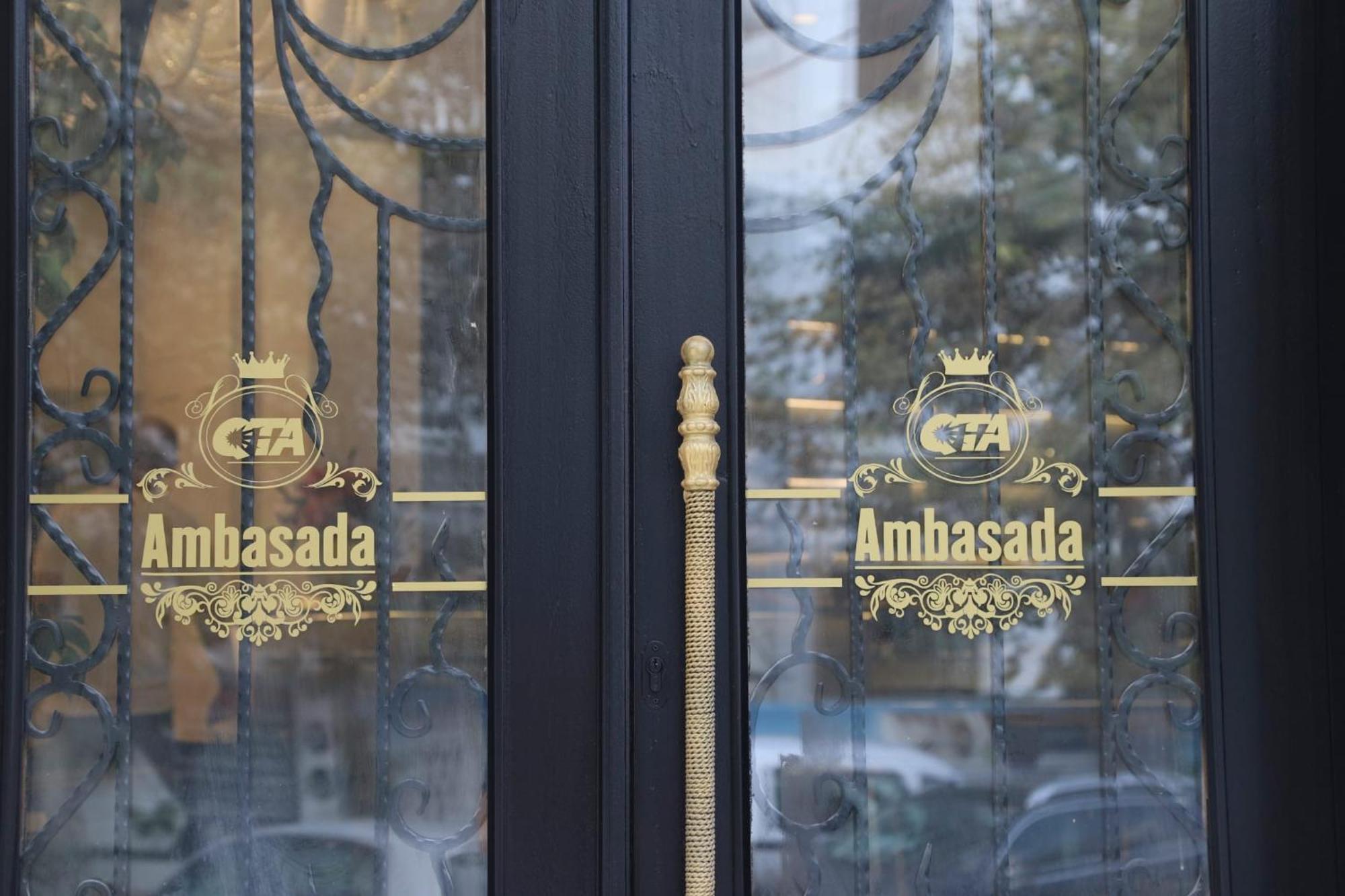 Hotel Ambasada Qta Patza-Kuqani Екстериор снимка